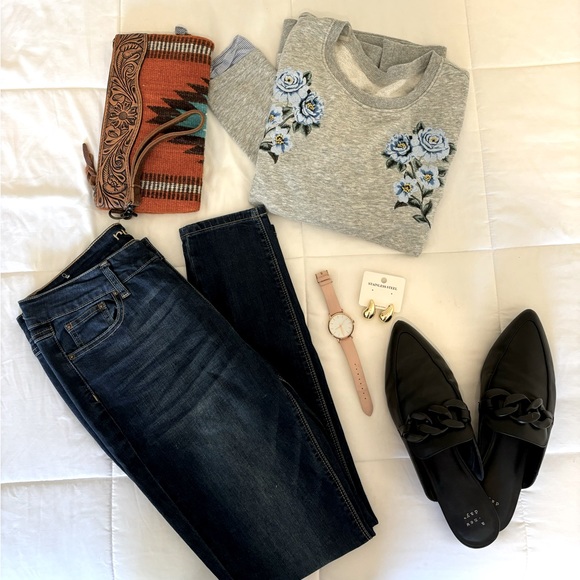 Bloom shirt 🌸 perfect for spring. - Picture 2 of 2